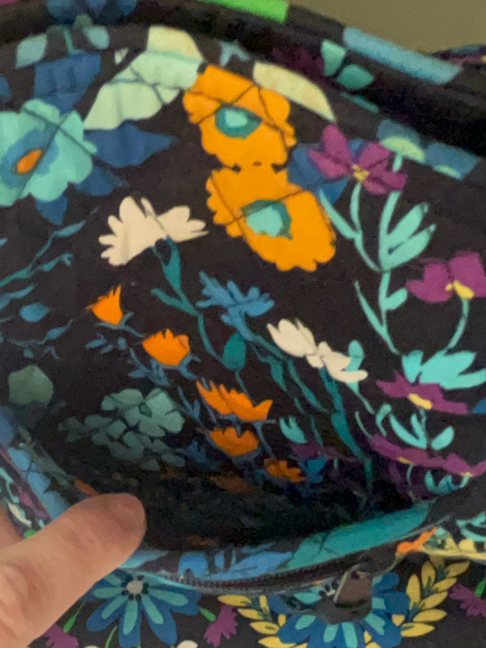 Vera Bradley Tote in the retired "Midnight Blues" pattern - Picture 6 of 10